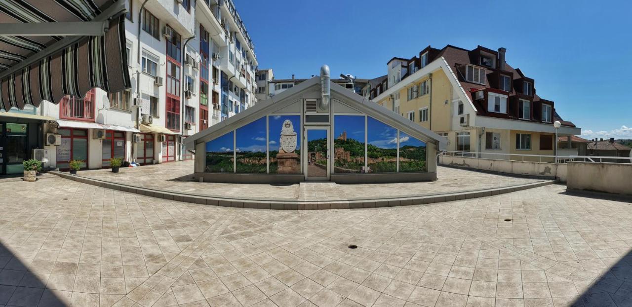 Cozy Studio Near The Park With Huge Verandah. เวลีคอเทอร์โนโว ภายนอก รูปภาพ